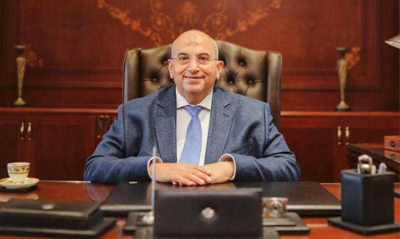 «خبراء الضرائب»: 4 محاور لنجاح مبادرة إلزام المصانع بتركيب الألواح الشمسية بنسبة 25%