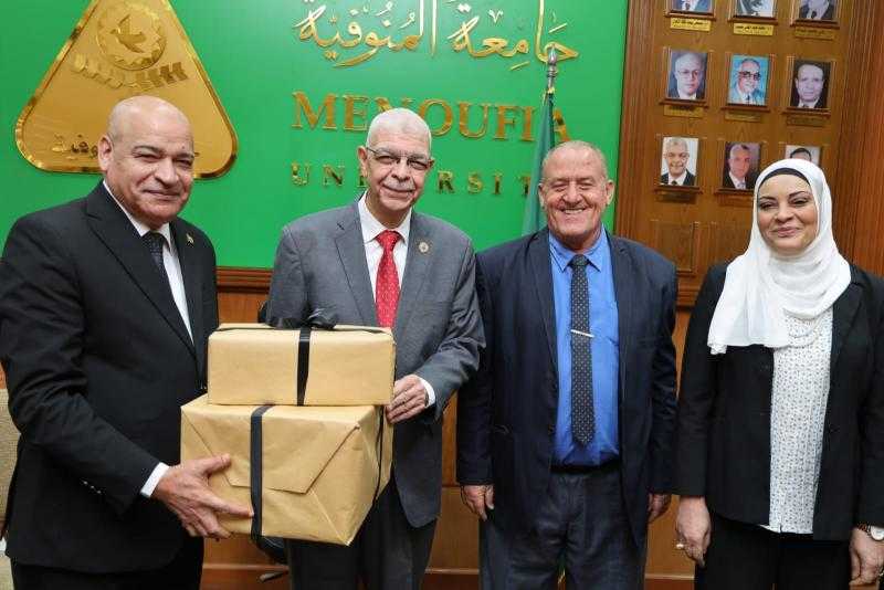 القاصد: حفل تكريم مدير عام الحسابات بالجامعة ومندوب وزارة المالية لبلوغه سن المعاش