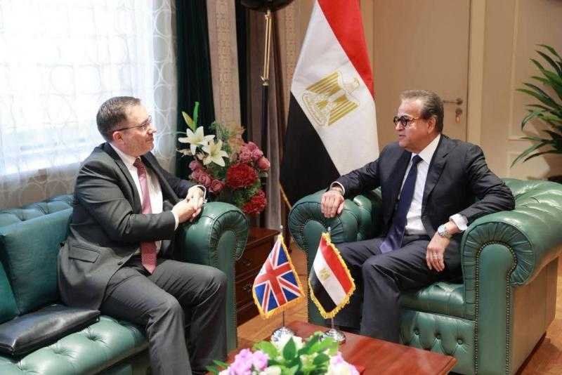 وزير الصحة يستقبل سفير بريطانيا لدى مصر لبحث تعزيز التعاون المشترك في المجالات الصحية