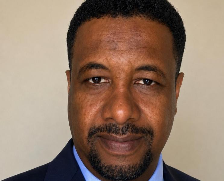 الكاتب السوداني حاتم أبو سن