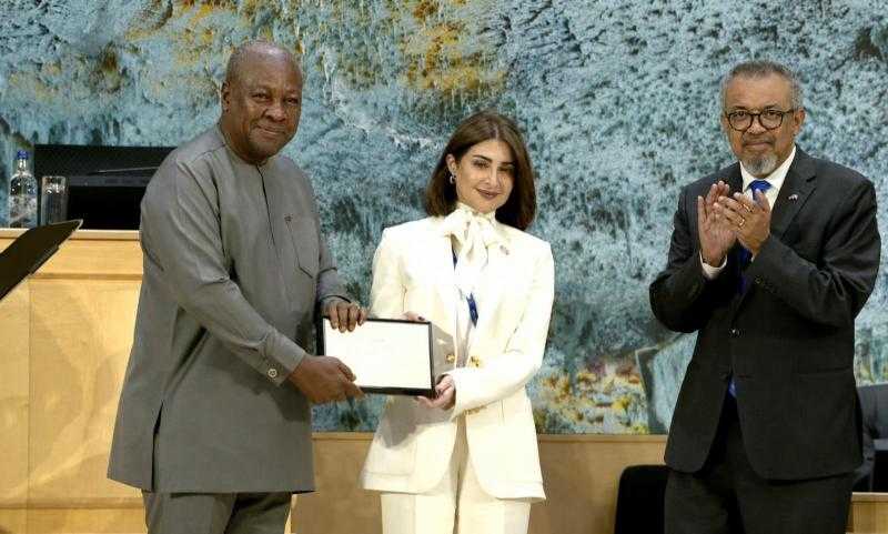 تكريم دولي للدكتورة هبة السويدي من منظمة الصحة العالمية خلال جمعية الصحة العالمية بجنيف تقديرًا لمسيرتها الإنسانية في رعاية مرضى الحروق