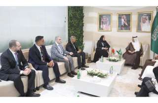 الوزيرة الرميحي تعقد لقاءات ثنائية مع رؤساء وفود خليجية وعربية
