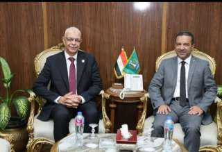 القاصد يهنيء محافظ المنوفية بالعيد القومي للمحافظة ويؤكد دعم الجامعة لجهود التنمية