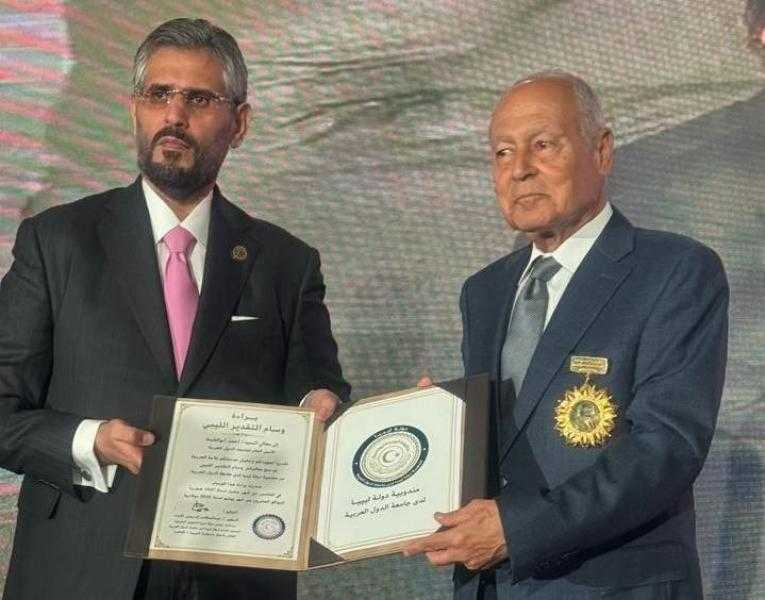 المندوبية الليبية بالقاهرة تكرم أمين عام الجامعة العربية ومساعده