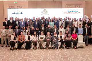 شراكة استراتيجية بين مجموعة ألاميدا للرعاية الصحية وسيمنز هيلثنيرز لتطوير منظومة رعاية الأورام في مصر