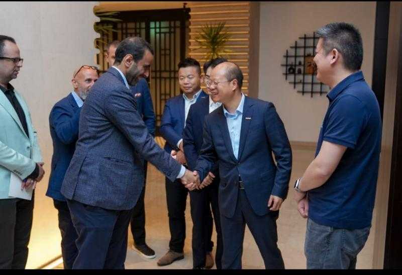”أوتوموبيلتي” و”جيلي العالمية” تبحثان التوسع في التصنيع المحلي وزيادة الإنتاج وإطلاق طرازات جديدة