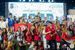 وزير الشباب والرياضة يهنئ منتخب مصر للشطرنج بتصدره عربية الشطرنج