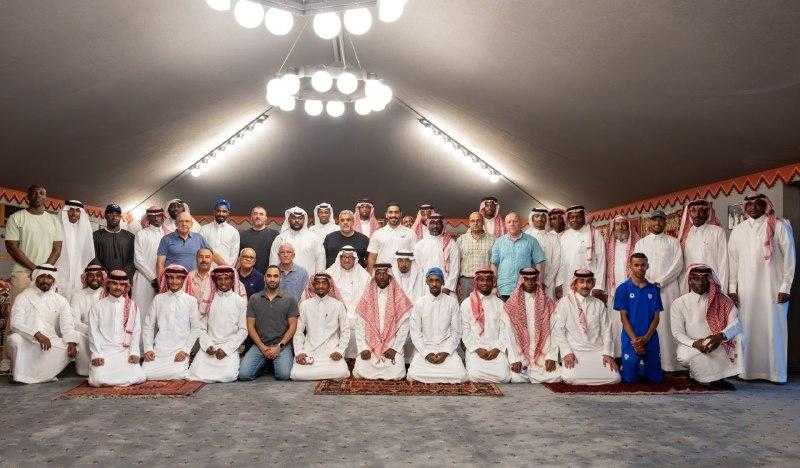 بعد 34 سنة قضاها في السعودية.. نواف بن محمد يكرم مدرب الهلال نصير سعدون
