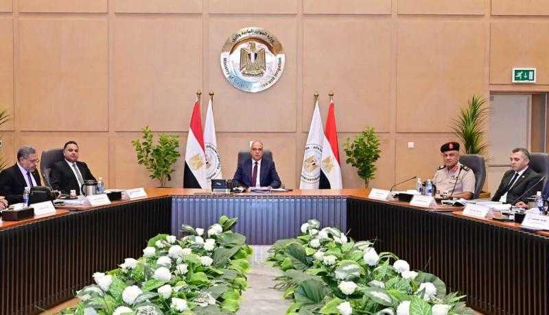 الدكتور سويلم يترأس اجتماع اللجنة العليا لتراخيص الشواطئ بحضور ممثلي الوزارات والمحافظات والجهات المعنية