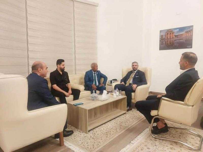 مندوب ليبيا بالجامعة العربية يلتقي وكيل وزارة الاسكان والتعمير الليبية بالقاهرة