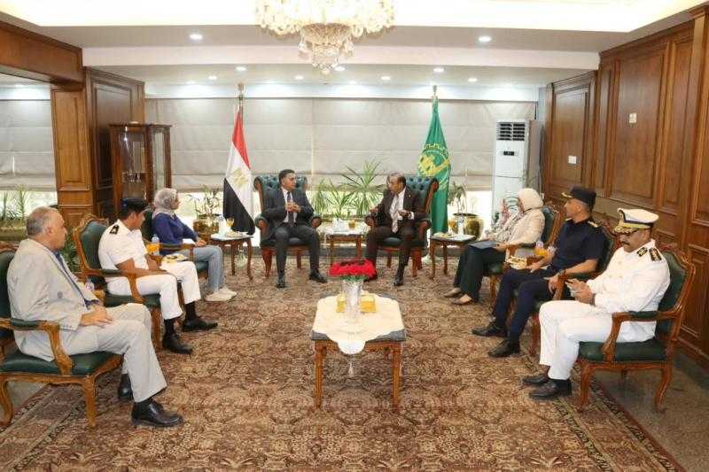 محافظ القليوبية يستقبل مدير امن المحافظة لبحث عدد من الملفات