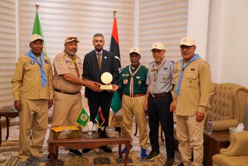 سفير ليبيا بالقاهرة يستقبل قادة فوج الجديد الكشفي ٢٠٢٦ من سبها