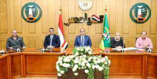 نائب المحافظ يناقش الموقف التنفيذي لمشروعات الرصف