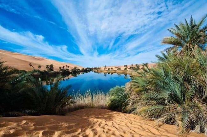 بالصور ... تعرف على بحيرة قبرعون جنة الأرض في جنوب ليبيا | منوعات وتنمية  بشرية | النهار نيوز