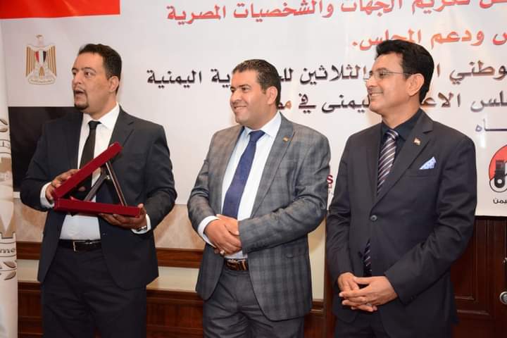 d8e71cb672caa1416261efb69e0d23bb.jpg
